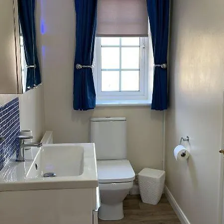 Midsummer Country house